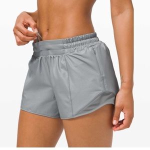 🍋Lululemon Hotty Hot Short II Long 4”🍋